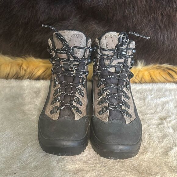 Lowa hiking boots 37.5 (5090)